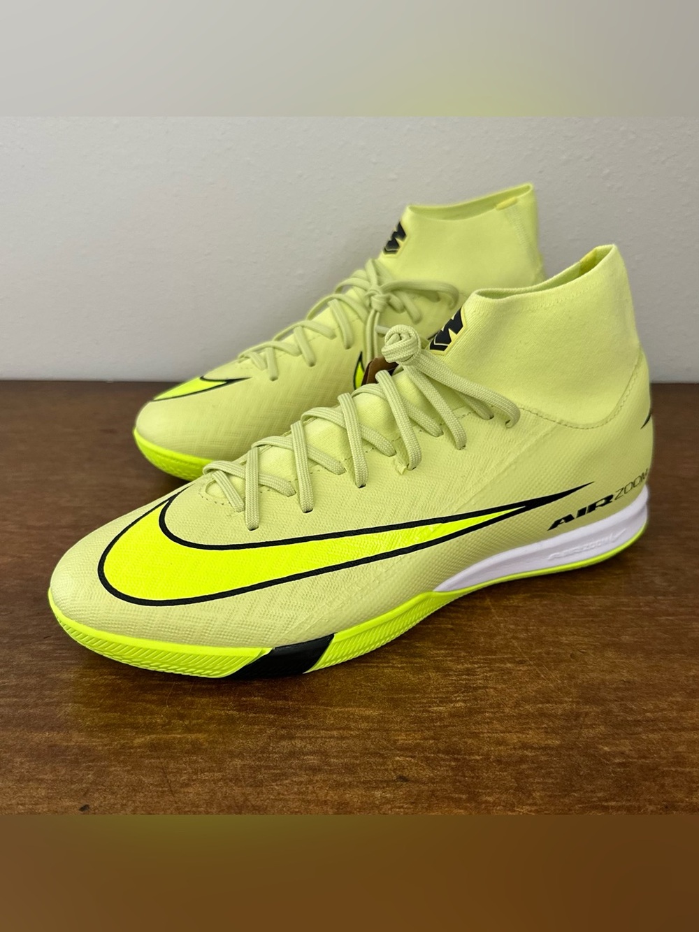 Nike ZM Superfly 10 Academy IC Limelight Hyper Men's Size 7.5 Soccer FQ8332-300